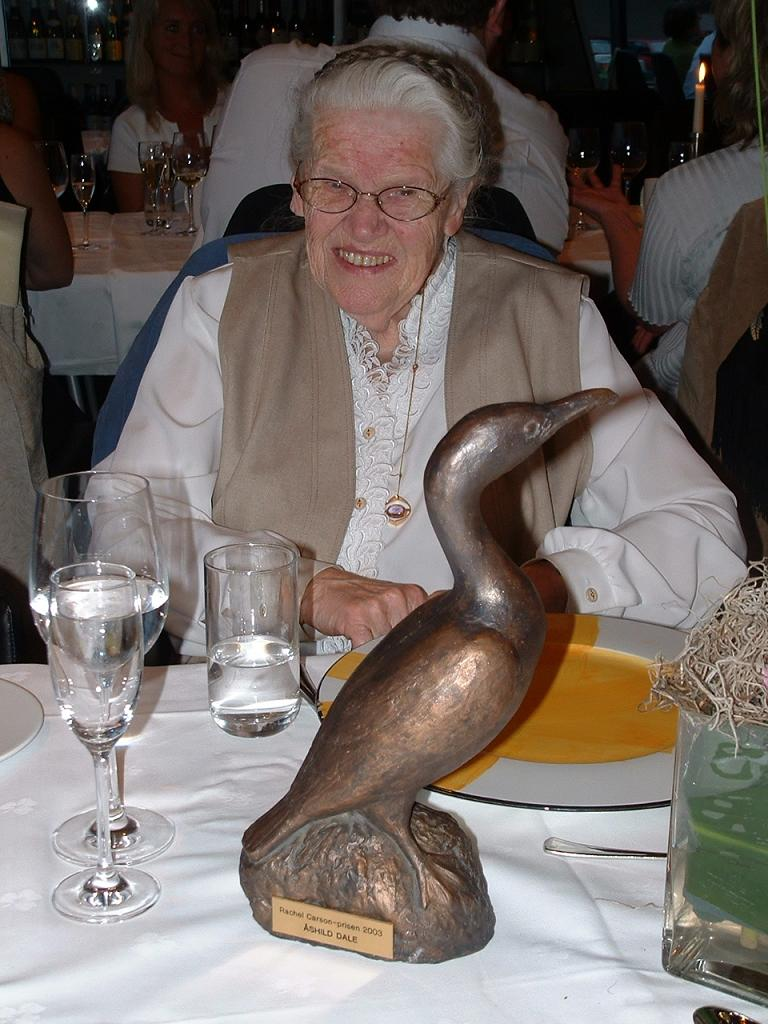 Irma Bruun Hodne with the 'Cormorant' statuette